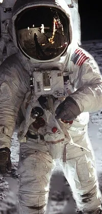 Astronaut White Light Live Wallpaper