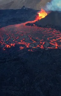 Mountain Lava Fissure Vent Live Wallpaper