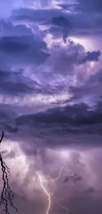 Behold the majestic sky in all its glory with this stunning live wallpaper