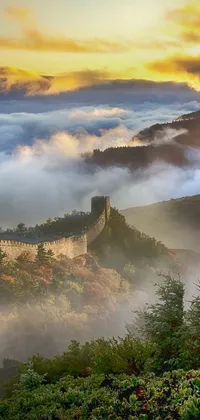 Great Wall of China Live Wallpaper features a view of the iconic landmark from a hilltop surrounded by stunning autumn clouds