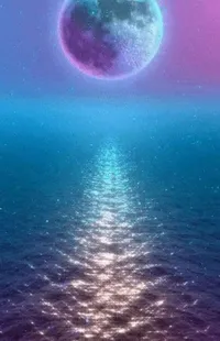 This phone live wallpaper showcases a serene scene - a full moon rising over a still sea, surrounded by bioluminescent colors in a midnight blue sky