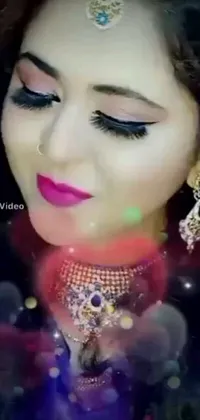 This live wallpaper features a close-up shot of a woman wearing striking jewelry, with an aesthetic reminiscent of Instagram