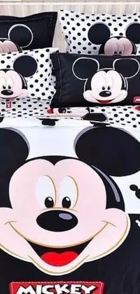 This live wallpaper features a charming Mickey Mouse bedding set with black and white polka dots, perfect for fans of Disney's iconic cartoon character