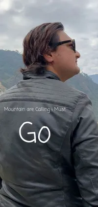 This dynamic phone live wallpaper captures the essence of adventure and freedom