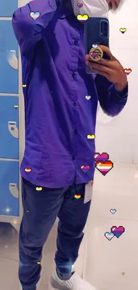 Purple Sleeve Standing Live Wallpaper