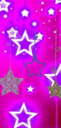 This live wallpaper features an eye-catching pop art design by Florianne Becker, with twinkling stars hanging from a string against a pink background