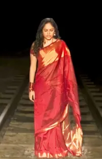 Shoulder Smile Sari Live Wallpaper