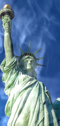 Bring a touch of the city's spirit to your phone screen with this Statue of Liberty live wallpaper