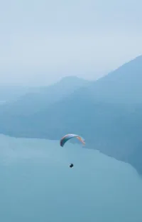 Sky Mountain Parachute Live Wallpaper