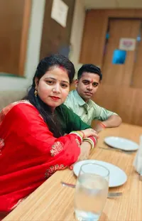 Table Happy Sari Live Wallpaper