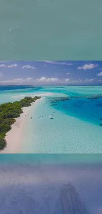 This live wallpaper showcases a serene Caribbean beach with crystal clear turquoise waters, sandy beaches, and lush green islands