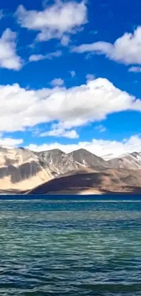 Experience breathtaking natural scenery with this phone live wallpaper