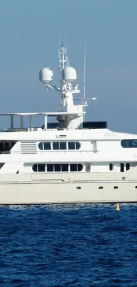 yacht on water Live Wallpaper