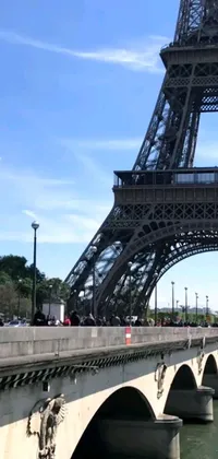 This live wallpaper for your phone showcases the magnificent Eiffel Tower in Paris, France