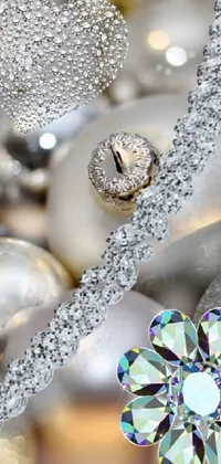 This live wallpaper for your phone features beautiful Christmas ornaments designed in crystal cubism