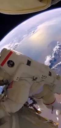 White World Astronaut Live Wallpaper