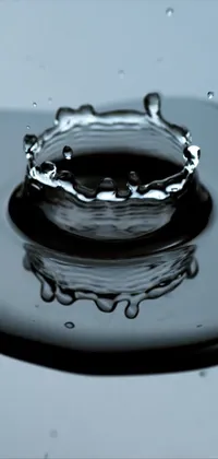 Waterdrop On Table Live Wallpaper